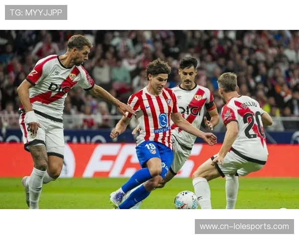 阿尔瓦雷斯火力全开十场造十球本轮憾中门柱错失良机