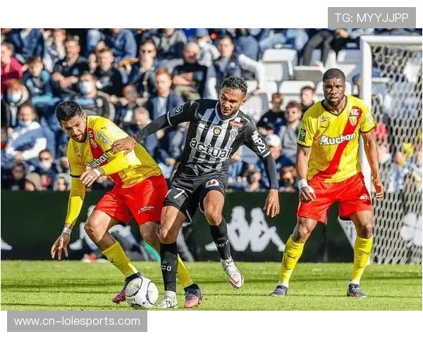 法甲射手榜竞争激烈,斯特拉斯堡勒保罗上演帽子戏法后跻身前列 法甲射手榜竞争激烈,斯特拉斯堡勒保罗上演帽子戏法后跻身前列