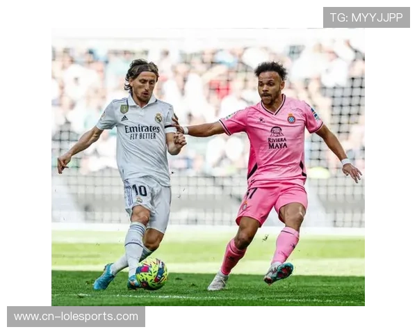 皇马主场溃败全记录:米利唐伤退、两将染红,斯韦德贝里锁定胜局 皇马主场溃败全记录:米利唐伤退、两将染红,斯韦德贝里锁定胜局