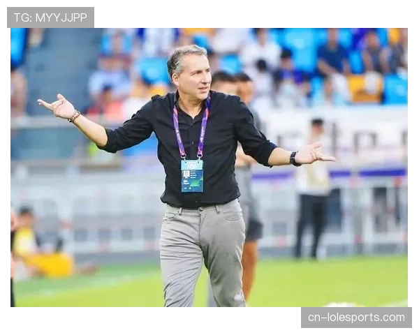 赛后新闻发布会，海港主帅哈维尔主动承担输球责任